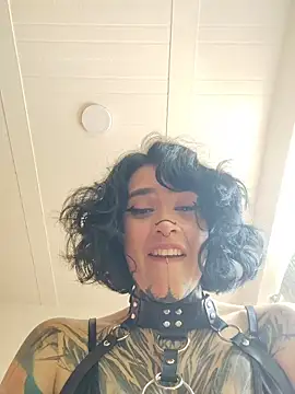 Webcam Model (taaylor33) is live