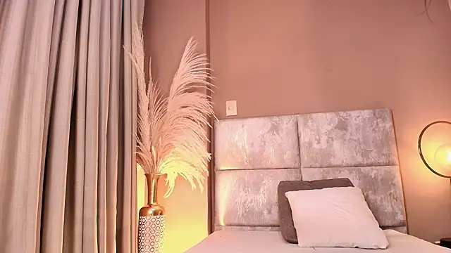 selenelujan - SeleneLujan's free webcam - UK Sex Cams