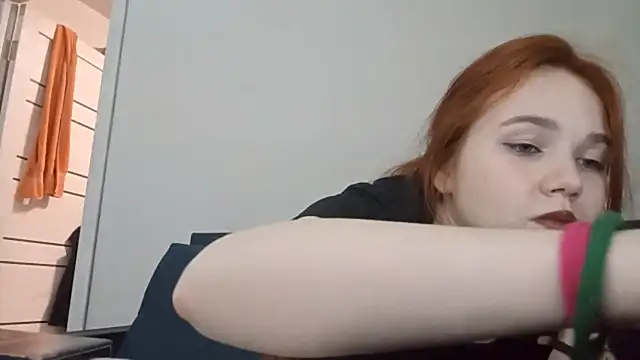 dizzyrina - DizzyRina's free webcam