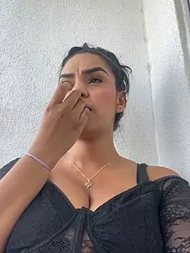 sara-77 - Sara-77's free webcam - UK Sex Cams