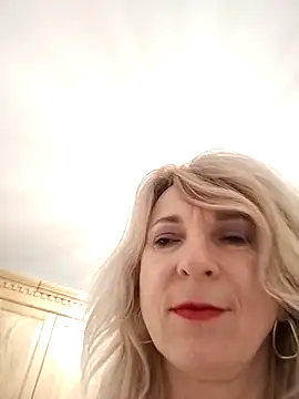 Webcam Model (AhlyssaLove1155) is live