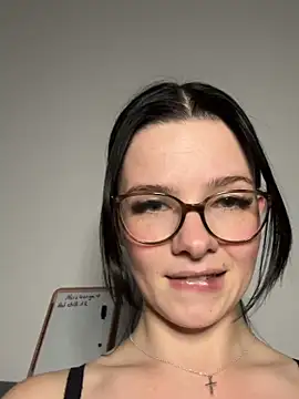 roxiblack (F young) - Ticketshow 10 min strip + dildo ride