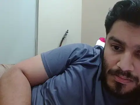 robintoit (M young) - 1000 token to  dick open