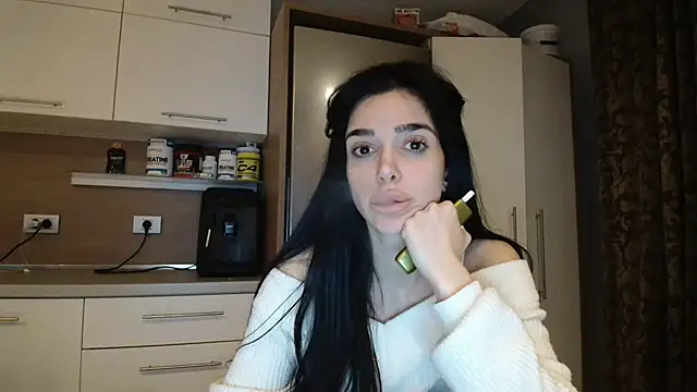 gglingeriee (F young) - 150 tkns = 1 hour lesbian OR couple vid