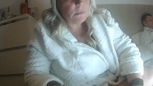 theblondecocklover (F milf) - 2 toy in pussy