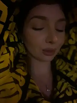 krismagnoly (F young) - TEASE MY PUSSY IN PUBLIC