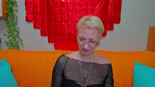 iamyourdream89 (F mature) - Controlling my toy for 10 minutes