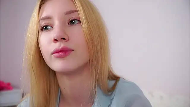 SunnivaCovil live sex cam