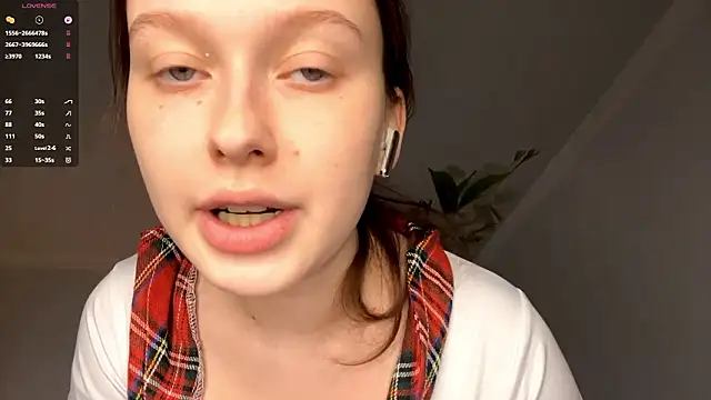 LoryMusetti live sex cam