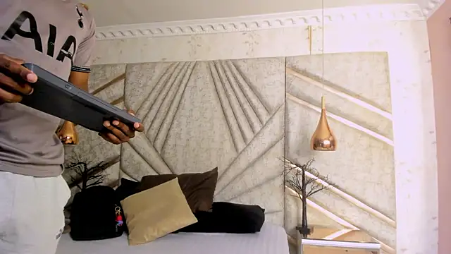 jamesparck (M young) - flex muscles