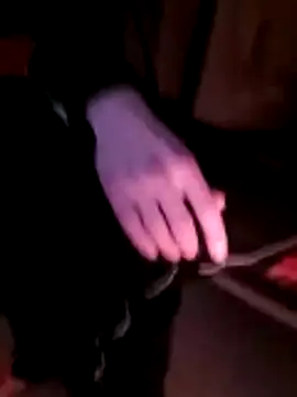 crems77 (Ask my age) - N'hésitez pas à me contacter, je ne suis