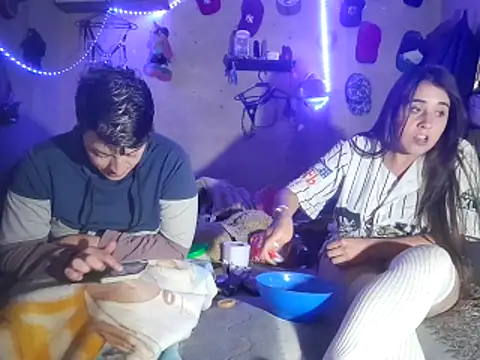 twodoo (Ask my age) - Show pussies, both girls