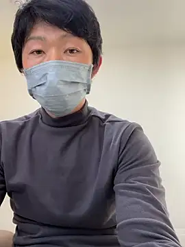 pursingghanian (Ask my age) - 投げキッス