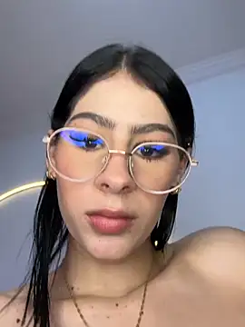 dasha_be (F teen) - domi on my clitoris (toy at high level)