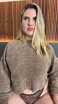 Webcam Model (EmiilyAdams_)  is live.Free join now!