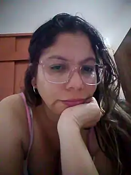 Webcam Model (Carliina_Soussa)  is live.Free join now!