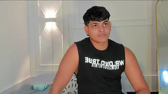 nicolvibes_212 - Nicolvibes_212's free webcam - UK Sex Cams