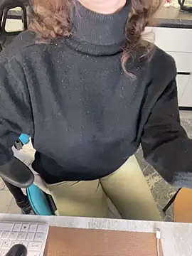 curlylara - CurlyLara's free webcam