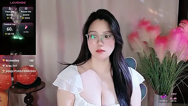 美女Luna-7788在线直播