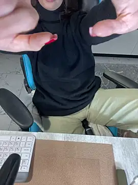 CurlyLara live sex cam