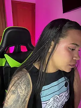 leila_22 - Leila_22's free webcam - UK Sex Cams