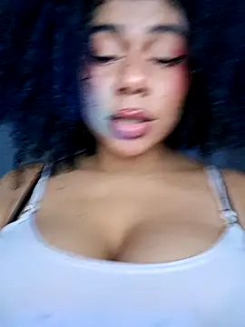 Webcam Model (Yerystar)  is live.Free join now!