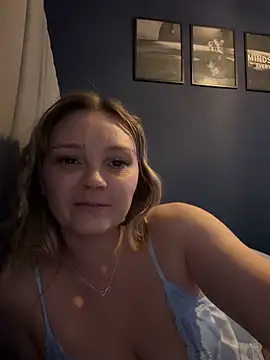 Webcam Model (Sky25x)  is live.Free join now!