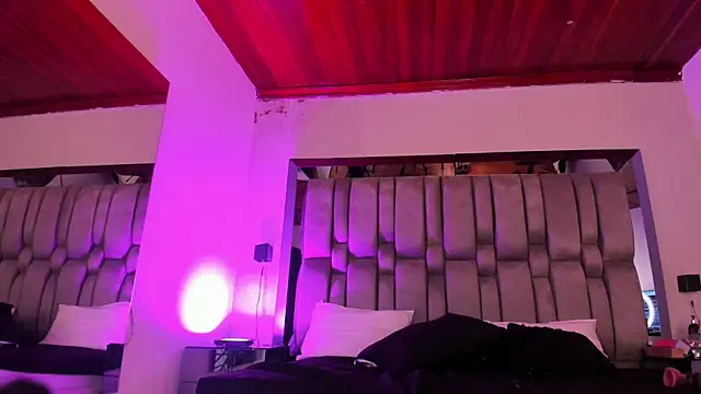 nikkysmiith - NikkySmiith's free webcam