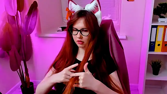 carolgiggly - CarolGiggly's free webcam