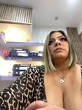 isabella_horney_ webcam