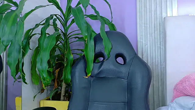 triana_crimson - Triana_crimson's free webcam - UK Sex Cams