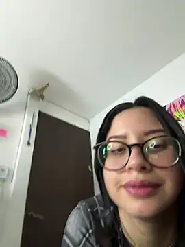 lucy_grey25 (F young) - I fuck in missionary