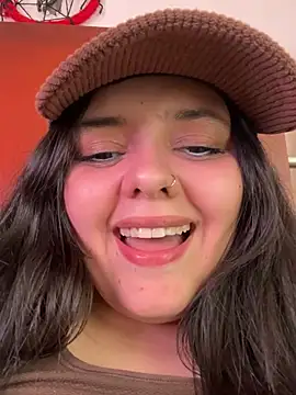 Webcam Model (candicewest_)  is live.Free join now!