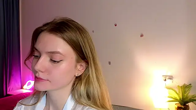 maily__trees - Maily__Trees's free webcam - UK Sex Cams