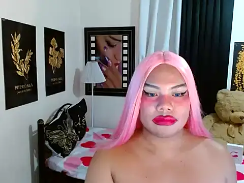 TSbrianaHugeCock live sex cam
