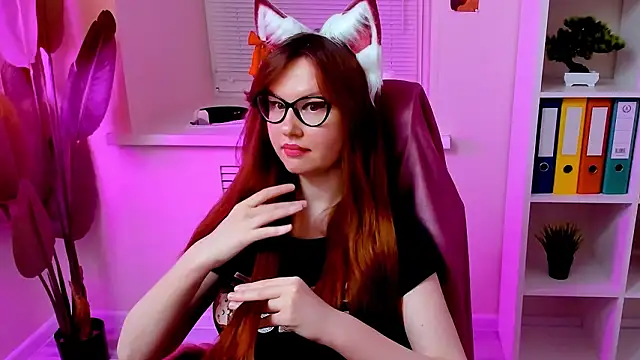 carolgiggly - CarolGiggly's free webcam