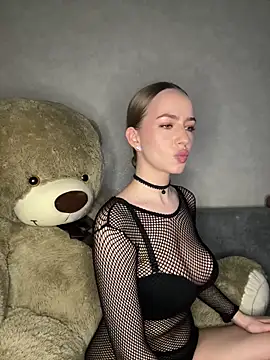 missoyee - MissOyee's free webcam - UK Sex Cams