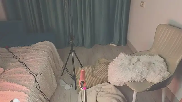 audreymell (F young) - make me squirt