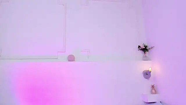 ninablaze1 - Ninablaze1's free webcam