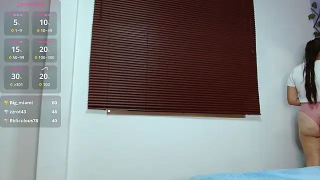 sophie-hot- (F young) - 💙RIDE AND PLAY WITH DILDO✨