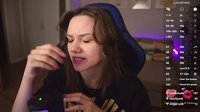 alexa_feels_ - Alexa_feels_'s free webcam