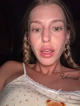 kira_mia live sex cam