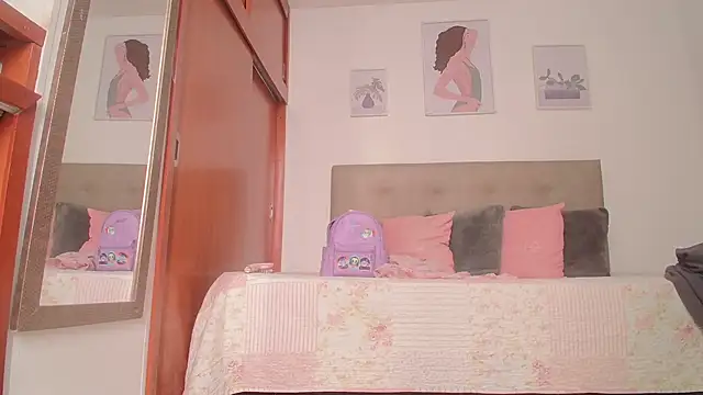 Miley_Baker's live cam