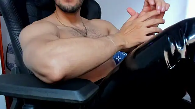 tommy_bred - Tommy_Bred's free webcam - UK Sex Cams