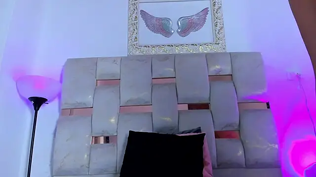 silver_breeze - Silver_Breeze's free webcam - UK Sex Cams