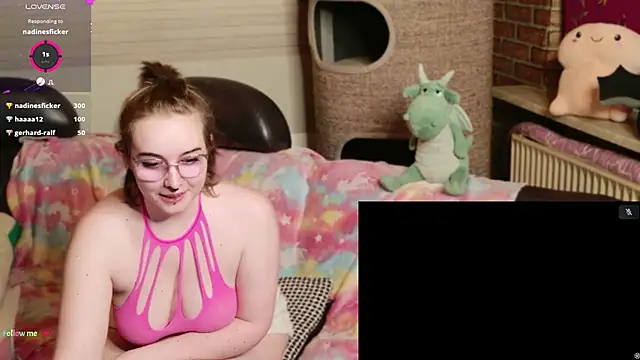 gamergirl_eve - GamerGirl_Eve's free webcam - UK Sex Cams