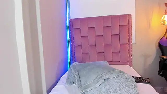 Roxy_Stonee live sex cam