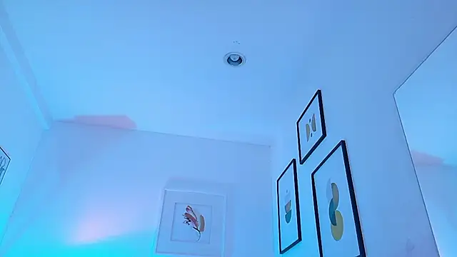 cutepetitee - Cutepetitee's free webcam - UK Sex Cams