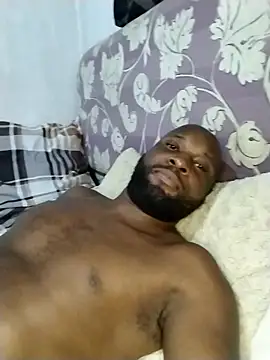 stallion100 (Ask my age) - Slide the whole cucumber in my ass🍆