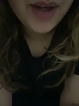 Webcam Model (yassminsexy22)  is live.Free join now!